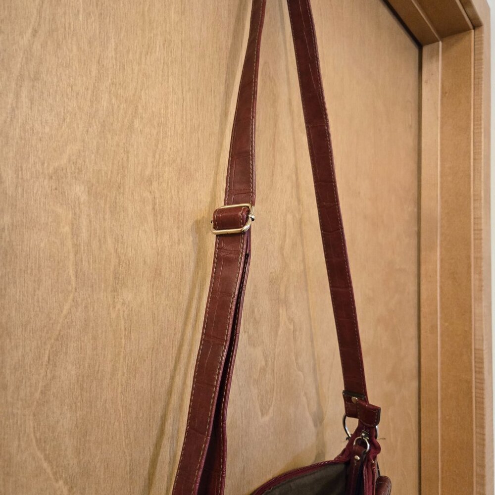 Relic dark red crossbody purse - Picture 8 of 14